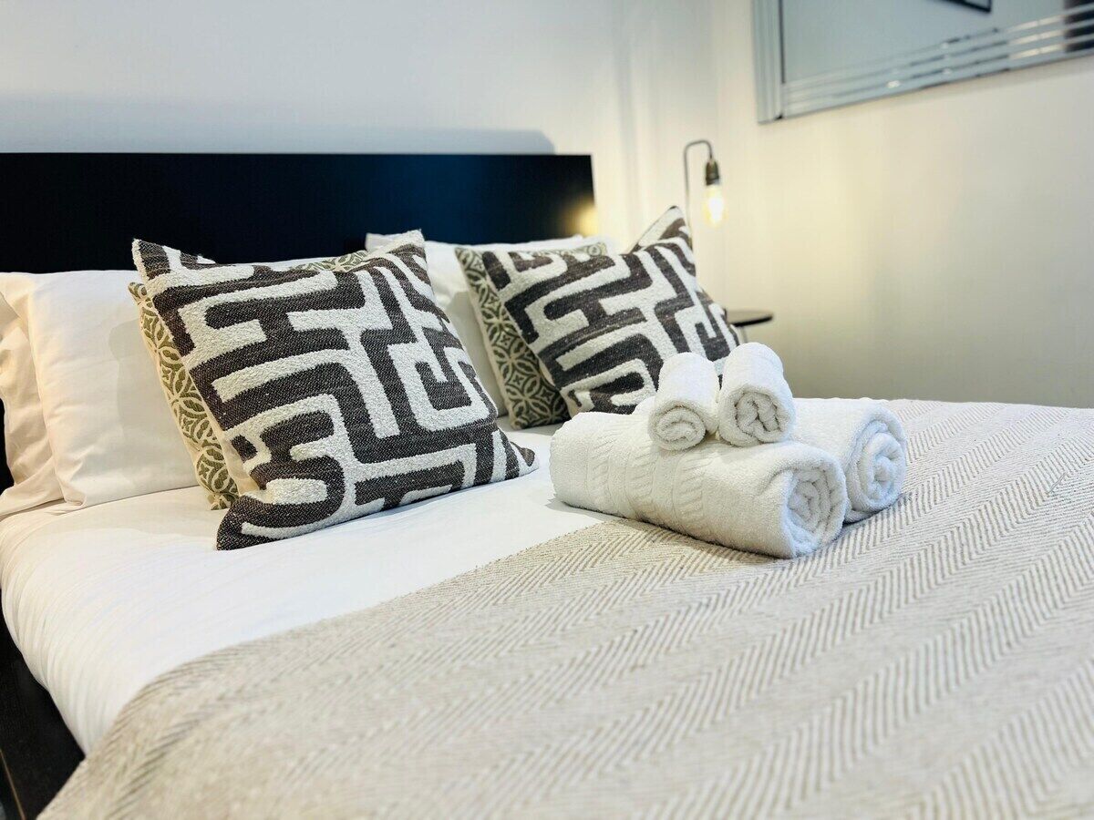 3 chambres, fer et planche à repasser, Wi-Fi, literie fournie