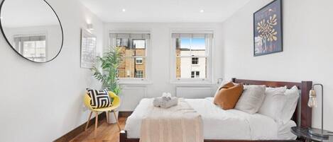 4 habitaciones, tabla de planchar con plancha, wifi y ropa de cama