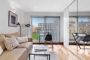 Unclassified image, 2 of 25, button - Huge Hoxton Apartment- Private Roof Terrace (London)