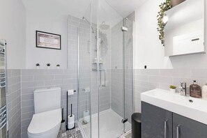 Towels - The Camden Loft Apartment! (London)