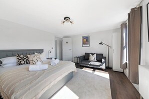 Unclassified image, 4 of 34, button - The Camden Loft Apartment! (London)