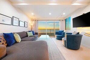TV - Perfect for Families,Beachfront,Walk to Everything! (San Diego)