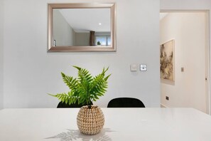 Interior - Buckingham Palace Apartment! (London)