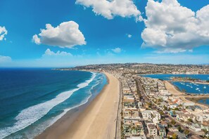 Beach nearby - Perfect for Families,Beachfront,Walk to Everything! (San Diego)