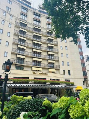 Unclassified image, 2 of 16, button - Cosy Mayfair Hideaway! (London)