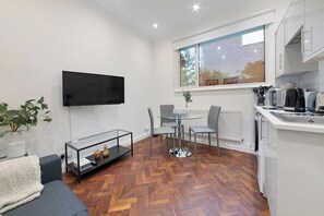 Interior - Cosy Mayfair Hideaway! (London)