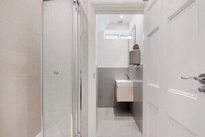 Towels - Cosy Mayfair Hideaway! (London)