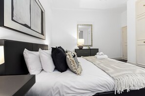 Unclassified image, 5 of 25, button - 2 Bed Apartment- Mayfair (1) (London)