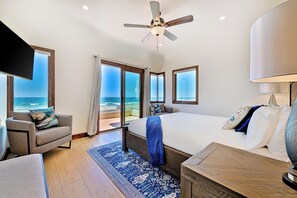 9 bedrooms, iron/ironing board, WiFi, bed sheets - Newly Renovated Oceanfront 8BD/2 Houses w/ AC Hot Tub Firepit & Huge Rooftop Deck! (San Diego)