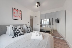 Unclassified image, 4 of 26, button - Stylish 2 Bed Apartment in the heart of Camden (London)