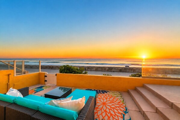 Property grounds - Perfect for Families, Beach Front, Walk 2 Everything W/Parking! (San Diego)