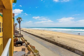 Beach nearby - Perfect for Families, Beach Front, Walk 2 Everything W/Parking! (San Diego)