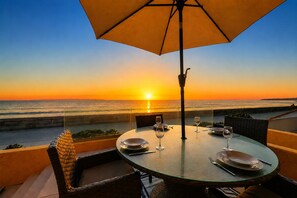 Outdoor dining - Perfect for Families, Beach Front, Walk 2 Everything W/Parking! (San Diego)