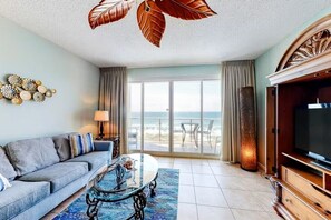 Living area - Gulf-view retreat, newly updated, balcony, spring value now! (Destin)