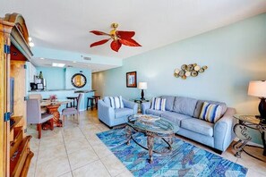 Living area - Gulf-view retreat, newly updated, balcony, spring value now! (Destin)