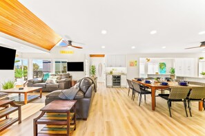 Dining - Perfect for Families,Steps to the Beach W/Parking! (San Diego)
