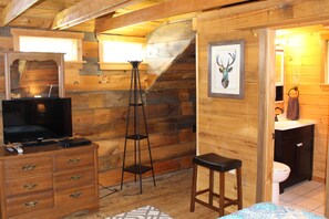 3 chambres, fer et planche à repasser, Wi-Fi gratuit, draps fournis