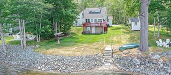 Waterfront Victoria Cottage,Kayaks,paddle board and canoe Included, Dogs Welcome