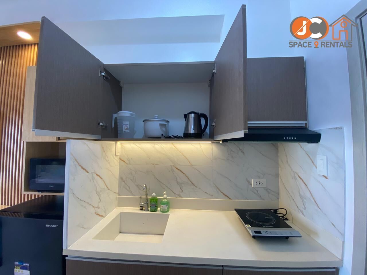 Microwave, stovetop, paper towels