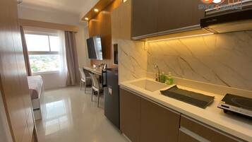 Microwave, stovetop, paper towels