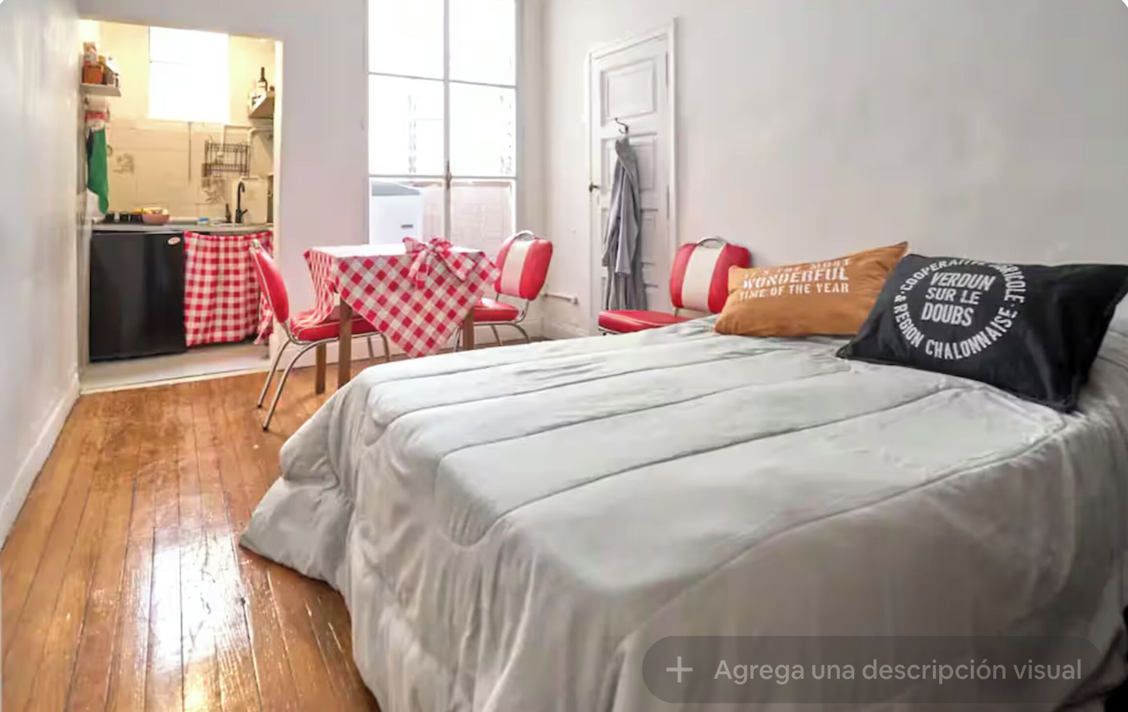 1 quarto, acesso à internet, roupa de cama