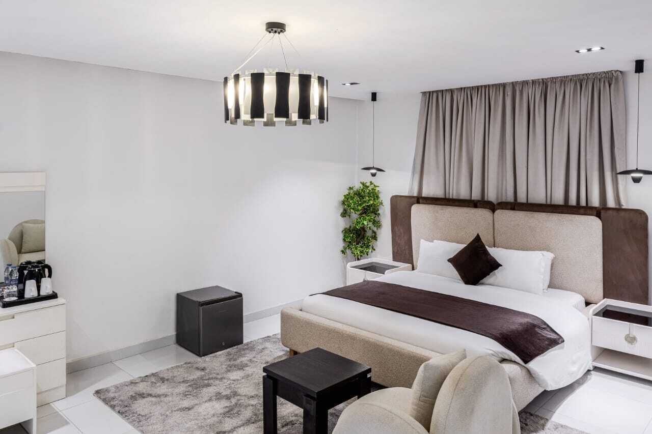 行政顶层房, 阳台