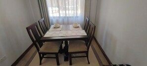 Dining - Soothing 1-bedroom bungalow with AC in vibrant Nairobi (Nairobi)