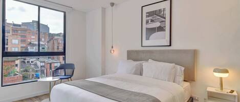 2 chambres, fer et planche à repasser, Wi-Fi, draps fournis