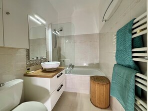 صورة غير مصنفة، 3 من 9، زرّ