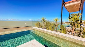 Uklassifisert bilde, 2 av 81, knapp