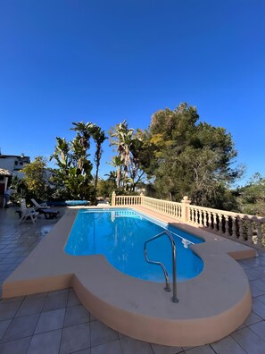 Uklassifisert bilde, 3 av 16, knapp