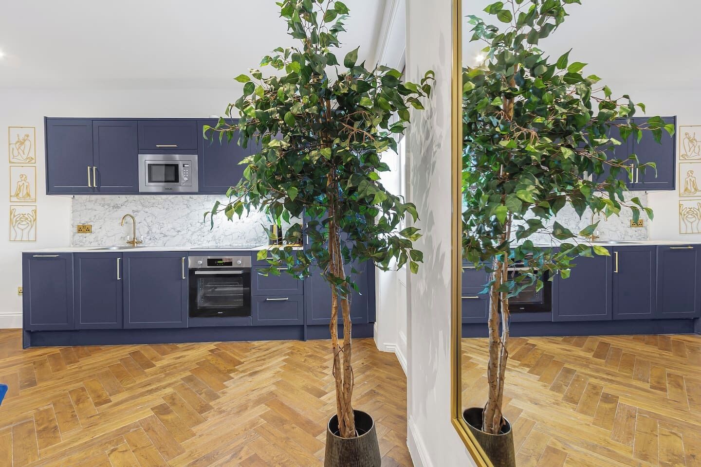 冰箱、微波炉、烤箱、炉灶