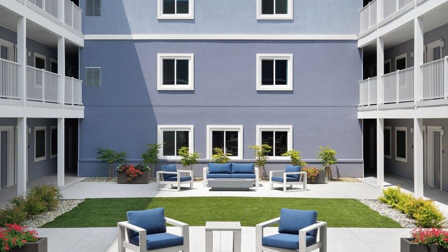 stayAPT Suites Hampton