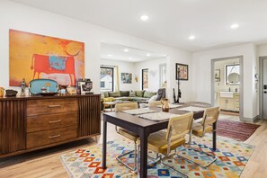 Dining - Palm Pool House-Pool-IN Downtown-Walk Everywhere! (Springdale)