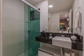 Apartment | Bathroom | Shower, free toiletries - Wai Wai Cumbuco Residence #c101 by Carpediem (Caucaia)