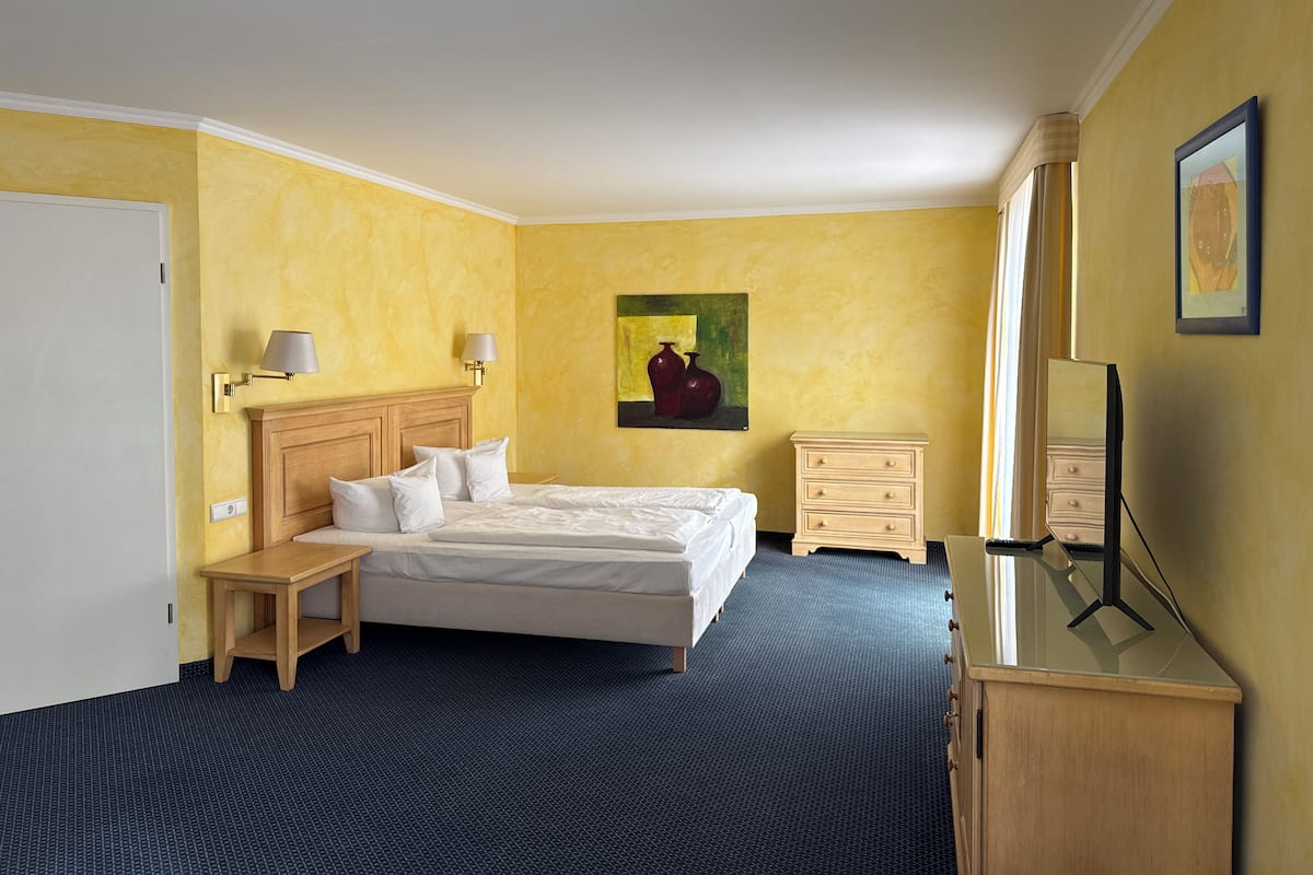 Comfort Studio Suite | Meja, ruang kerja komputer riba, seterika/papan seterika, Wi-fi percuma