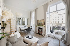 Unclassified image, 2 of 48, button - Notting Hill 3-Bed 2-Bath w. 2 Terraces (London)