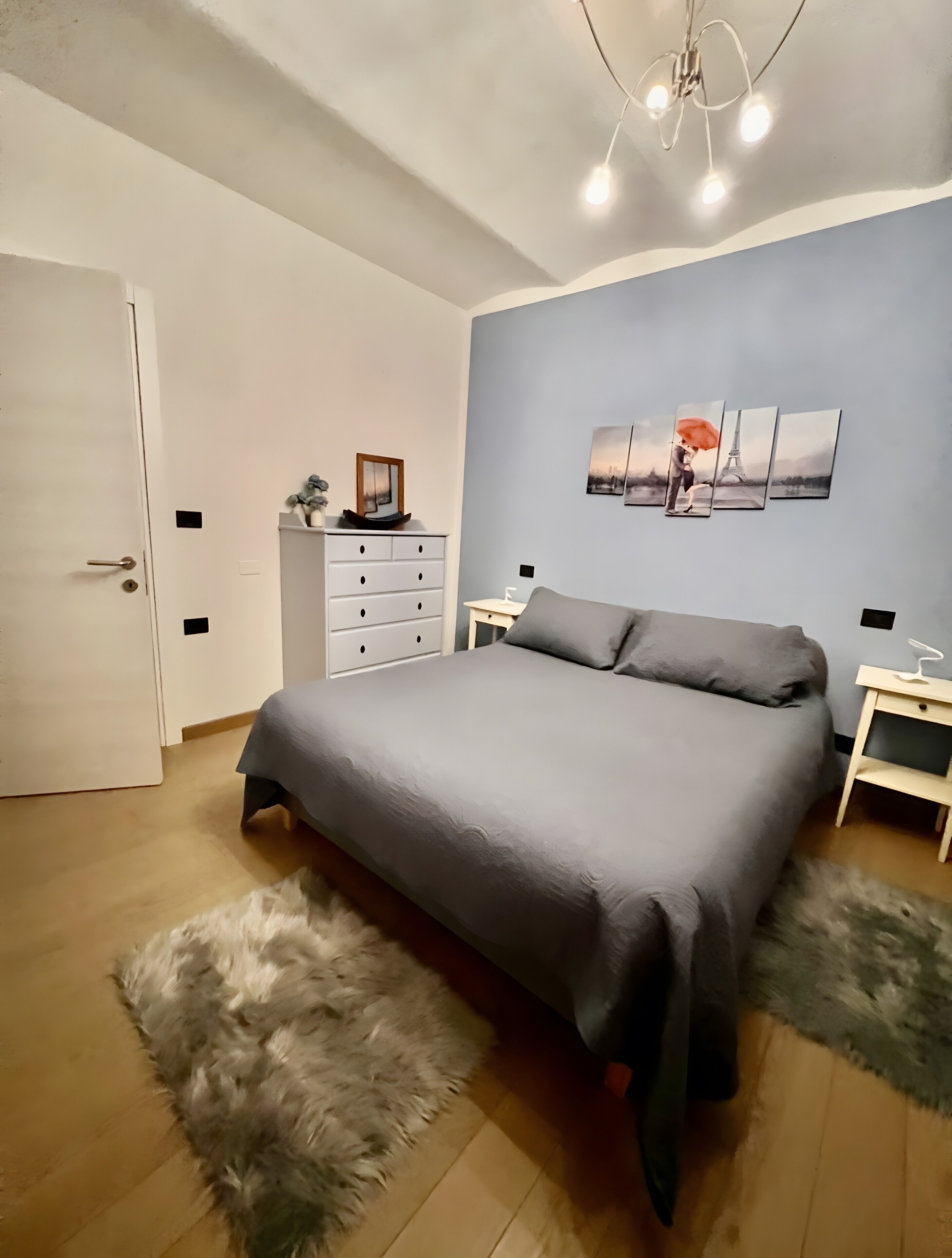 1 多间卧室、熨斗/熨衣板、WiFi、床单