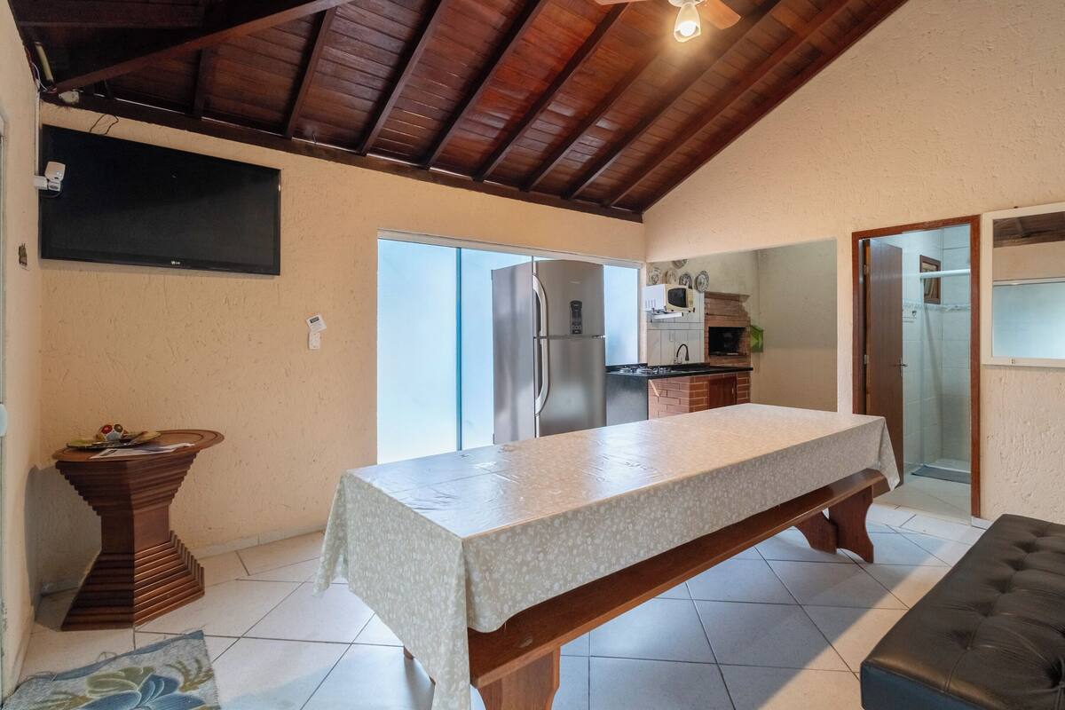 Villa | Wohnbereich | 32-Zoll-Fernseher mit Digitalempfang