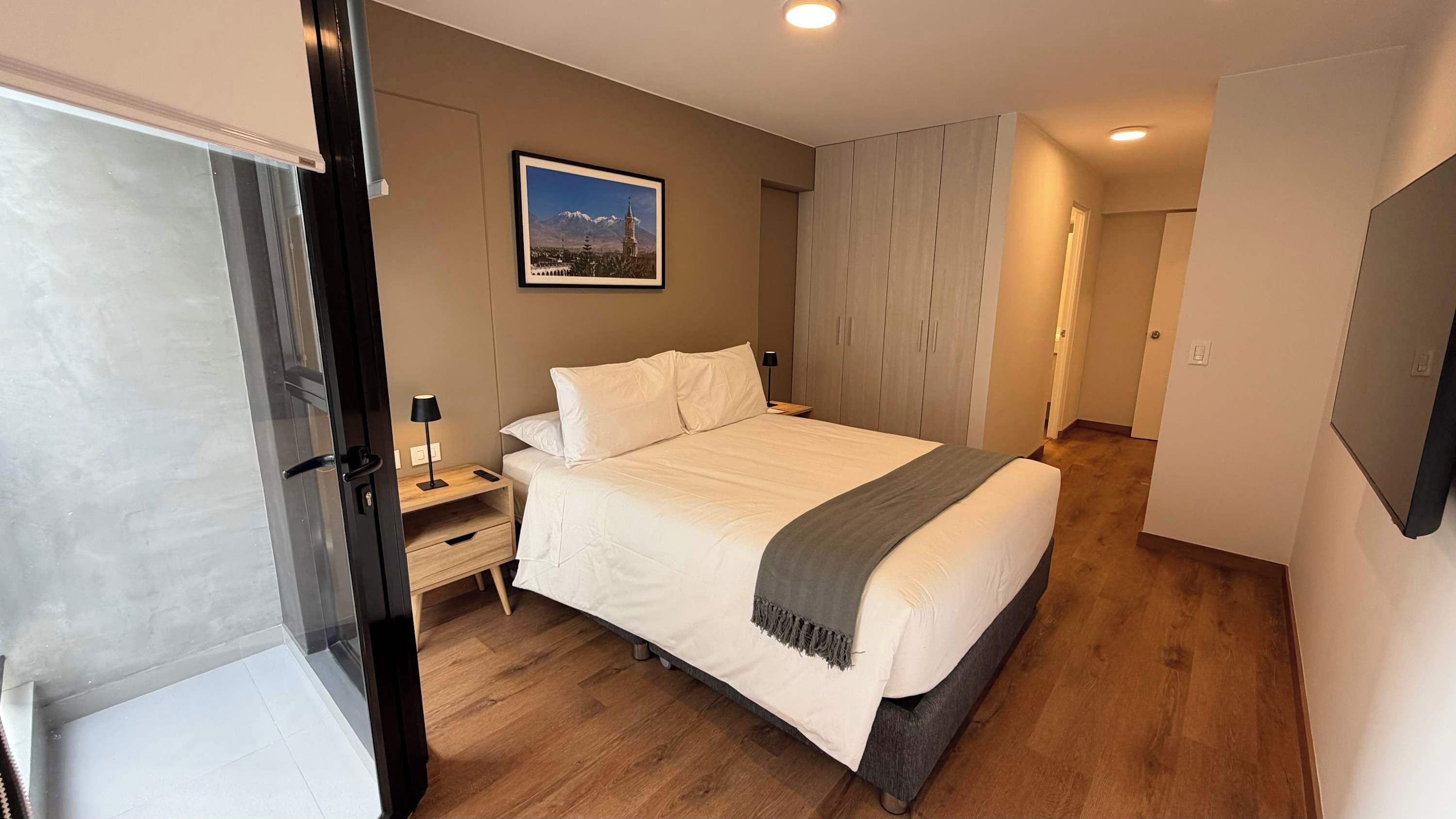 2 quartos, ferros/tábuas de passar roupa, Wi-Fi, roupa de cama