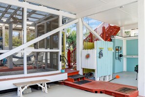 Casa, varias camas (Blue Crab Beach Cottage) | Área infantil