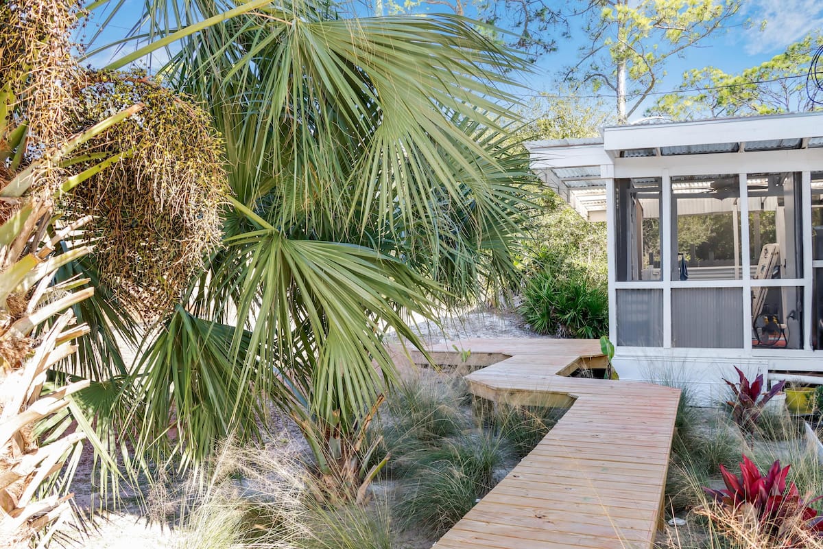 Nhà, nhiều giường (Blue Crab Beach Cottage) | Hiên