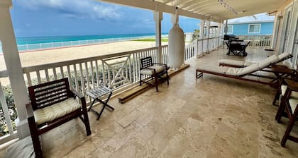 Oceanfront Villa/Private Beach/Walkway with Amazing sunsets and views of the sea