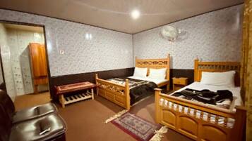 Deluxe Double Room, Mountain View | Soundproofing, iron/ironing board, free WiFi