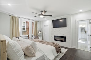 Unclassified image, 3 of 35, button - 3-bedrm, 3-bath luxury retreat where style, space and entertainment come togther (Philadelphia)