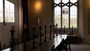 Cottage | Dining
