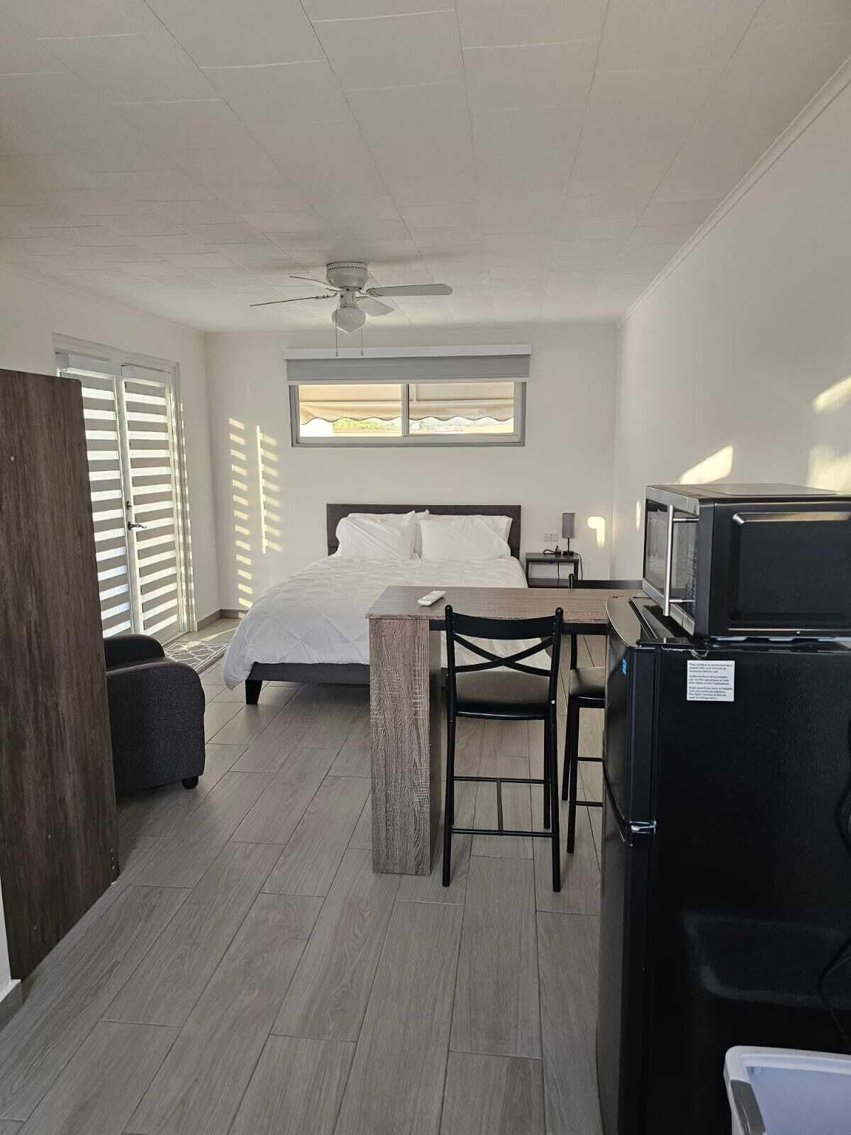 1 camera, Wi-Fi, lenzuola