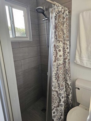 Towels, toilet paper - Perfect 1-bedroom apartment with AC in quaint Pos Chikito steps away from Beach! (Pos chikito)