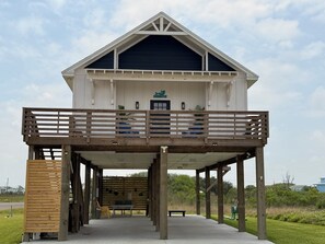 Exterior - Peaceful amenity loaded 3-bedroom house in Rockport with great sunset views (Rockport)