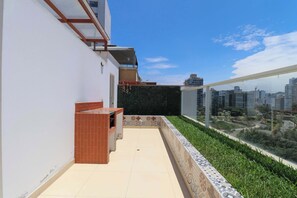 Terrace/patio - w* | Deluxe 1BR Duplex in the Heart of Barranco (Barranco)